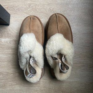 UGG Funkette Sandals size 8